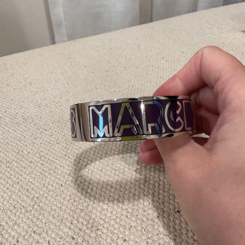 MARC JACOBS | Fuchsia bangle